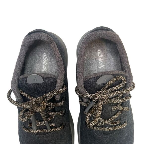 Welcome to my closet! - Picture 4 of 11